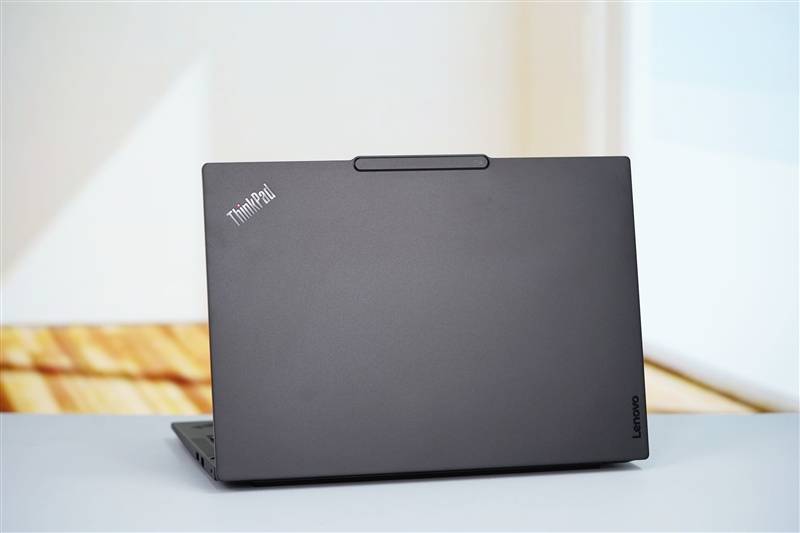 高端商務本需要怎樣的SSD！搭載長江存儲PC411的聯(lián)想ThinkPad E14 Gen7磁盤性能測試：高性能 低功耗 穩(wěn)定可:高性能磁鐵
